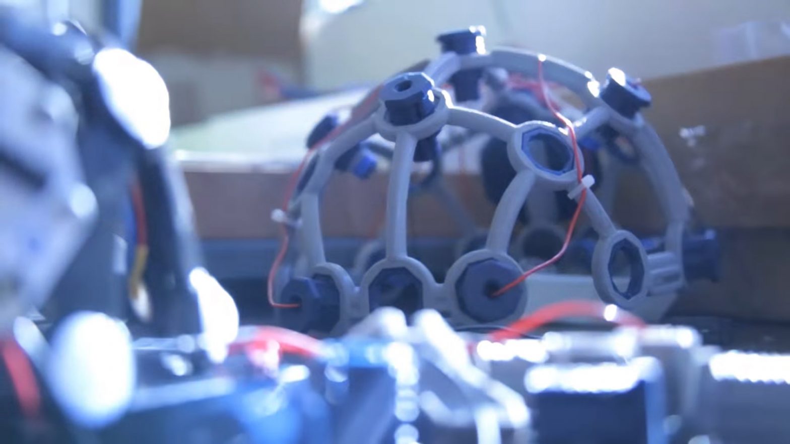 Valve dévoile son partenariat avec OpenBCI pour rendre le jeu en RV plus immersif