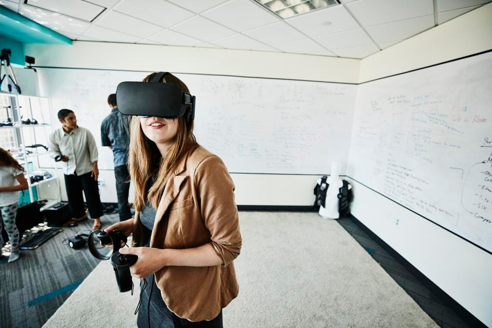 Comment former efficacement les employés avec la réalité virtuelle
