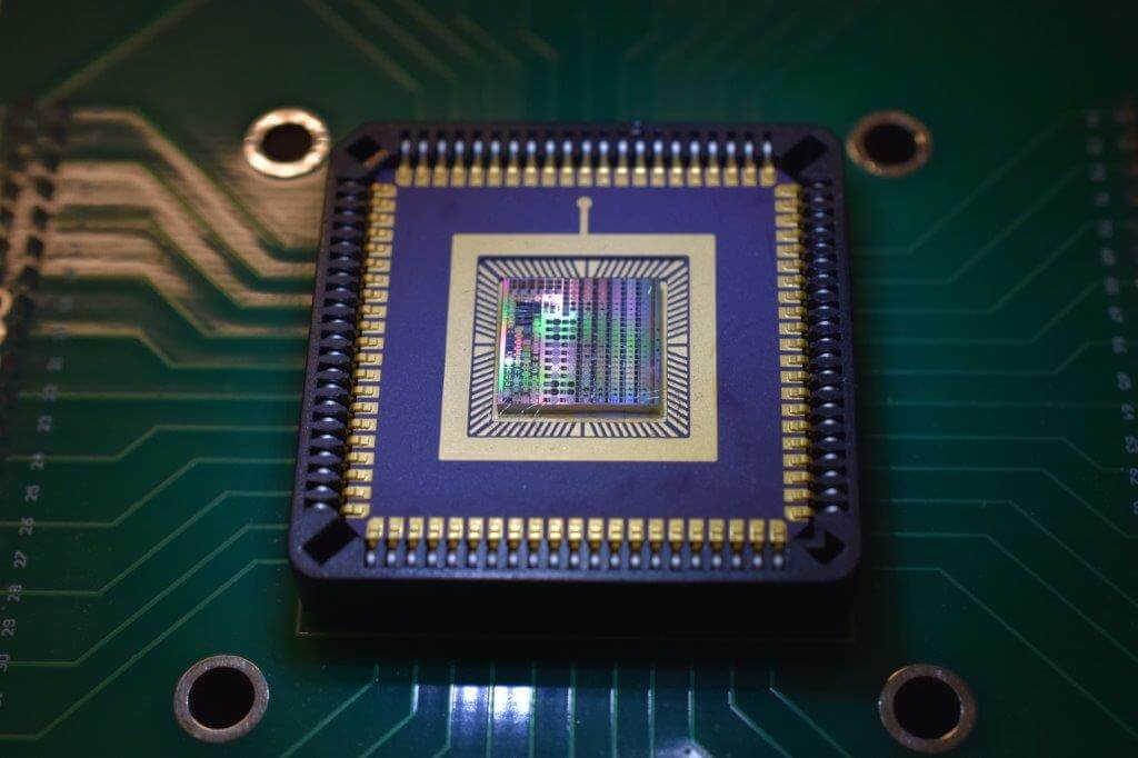 Comment une percée dans le domaine des microLED ouvre la voie aux lunettes AR du futur