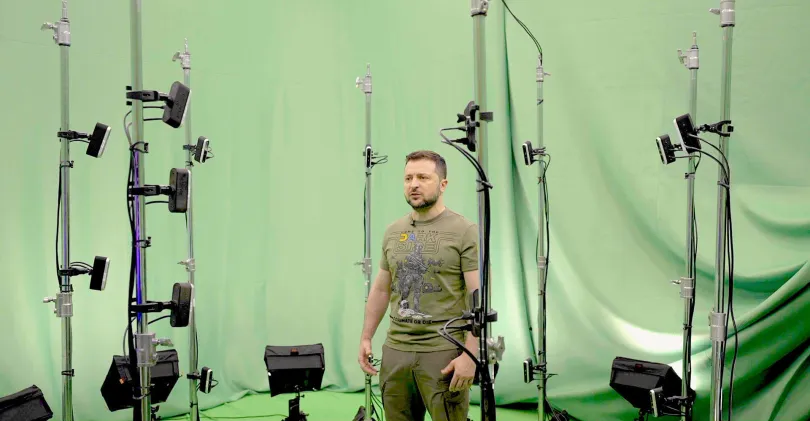 Regardez le président de l&rsquo;Ukraine prononcer un discours en AR